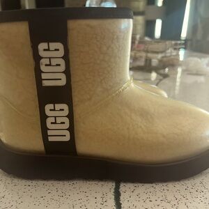 UGGS KIDS clear beige Classic mini boot, Size: 1 kids